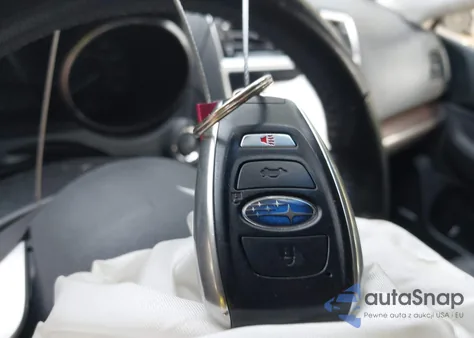 2018 Subaru Outback 3.6R Limited из США, поврежденный, VIN 4S4BSENC1J3307112